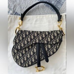 Medium size inspired saddle bag
